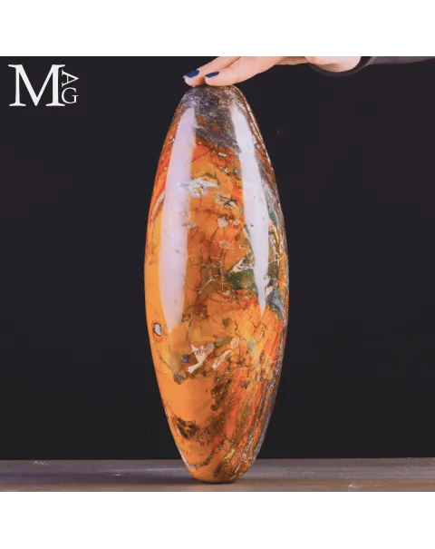 Shiva Lingam in Diaspro Agatizzato Naturale