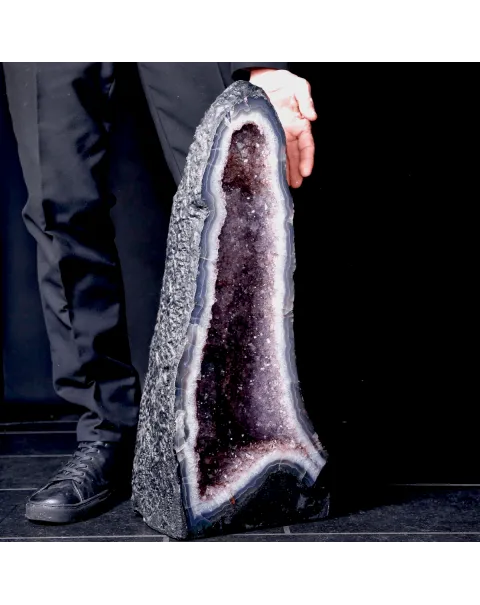 Geode di Ametista del Brasile con Bordo di Agata.