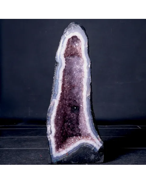 Geode di Ametista del Brasile con Bordo di Agata.