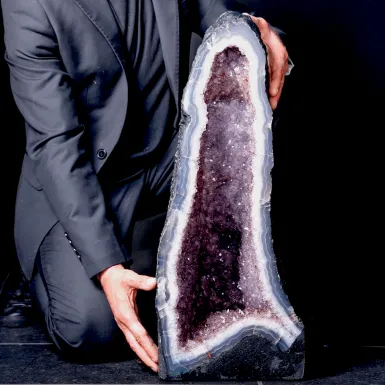 Geode di Ametista del Brasile con Bordo di Agata.