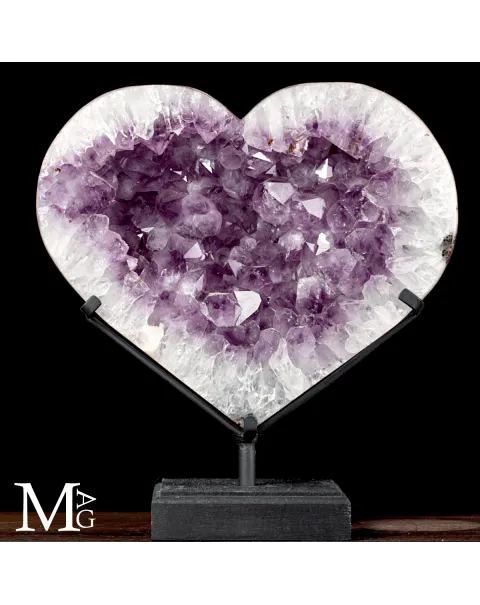 Cuore in Geode di Ametista – Scultura Naturale