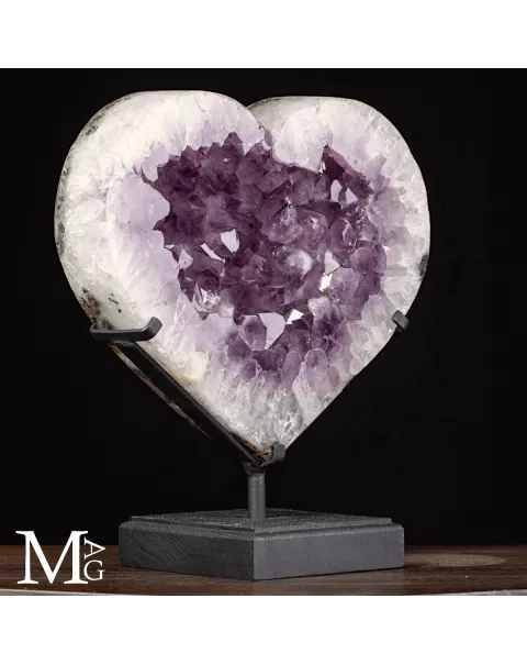 Cuore in Geode di Ametista – Scultura Naturale