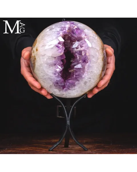 Grande Sfera in Quarzo Ametista da Geode Naturale