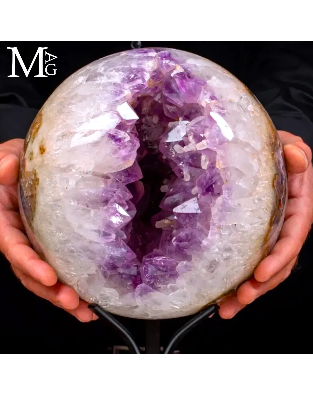 Grande Sfera in Quarzo Ametista da Geode Naturale