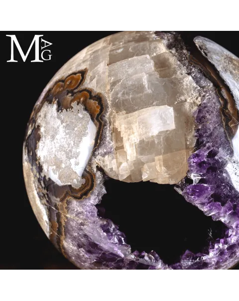 Sfera di Ametista - Geode con Cristallo di Calcite Naturale.