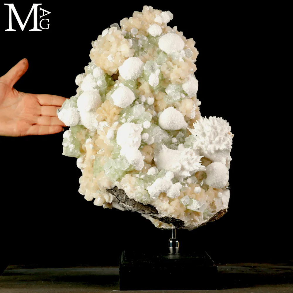 Apofillite verde con Stilbite e Mordenite