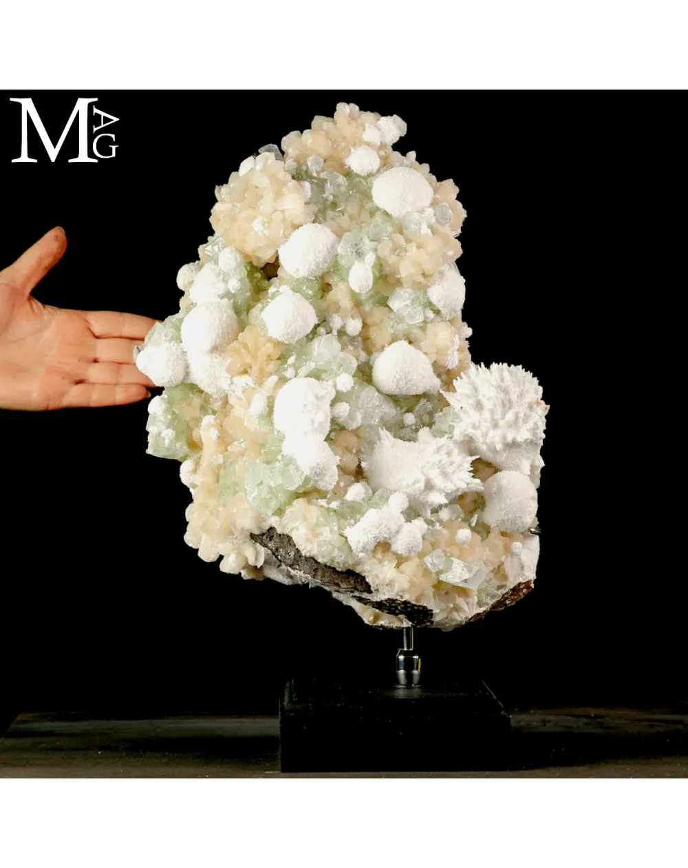 Apofillite verde con Stilbite e Mordenite