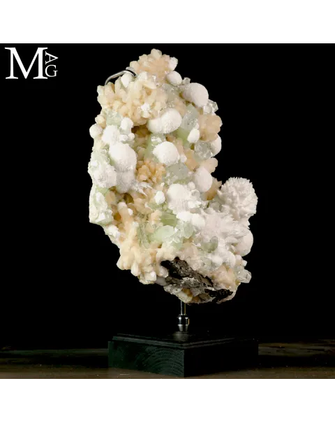 Apofillite verde con Stilbite e Mordenite
