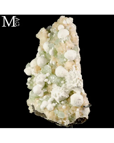 Apofillite verde con Stilbite e Mordenite