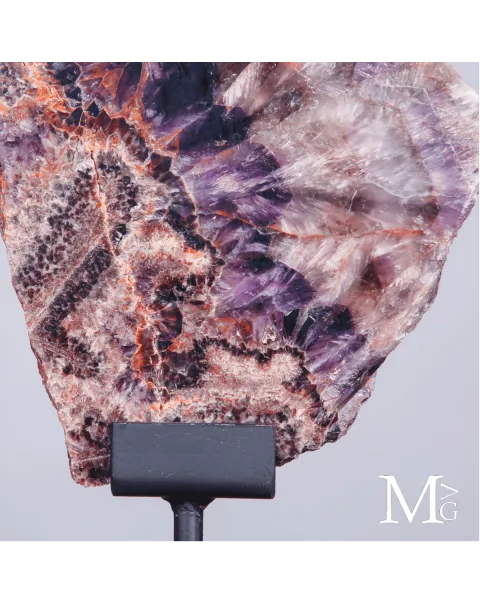 Fetta di Ametista Chevron Naturale della Tanzania.