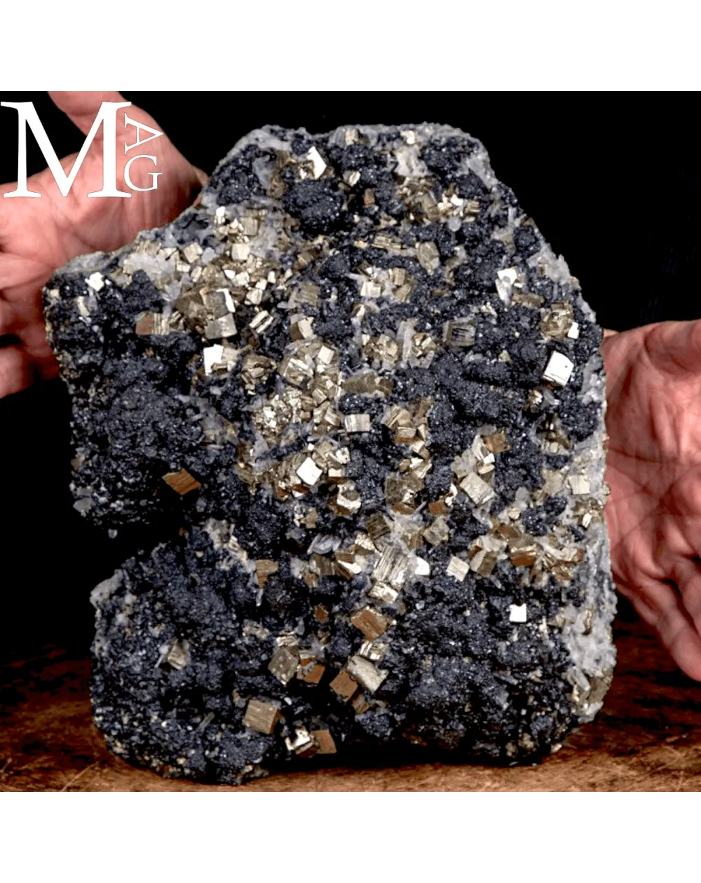 Quarzo con Galena, Pirite e Sfalerite.