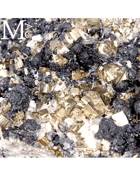 Quarzo con Galena, Pirite e Sfalerite.