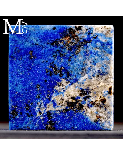 Cubo in lapis lazuli naturale.