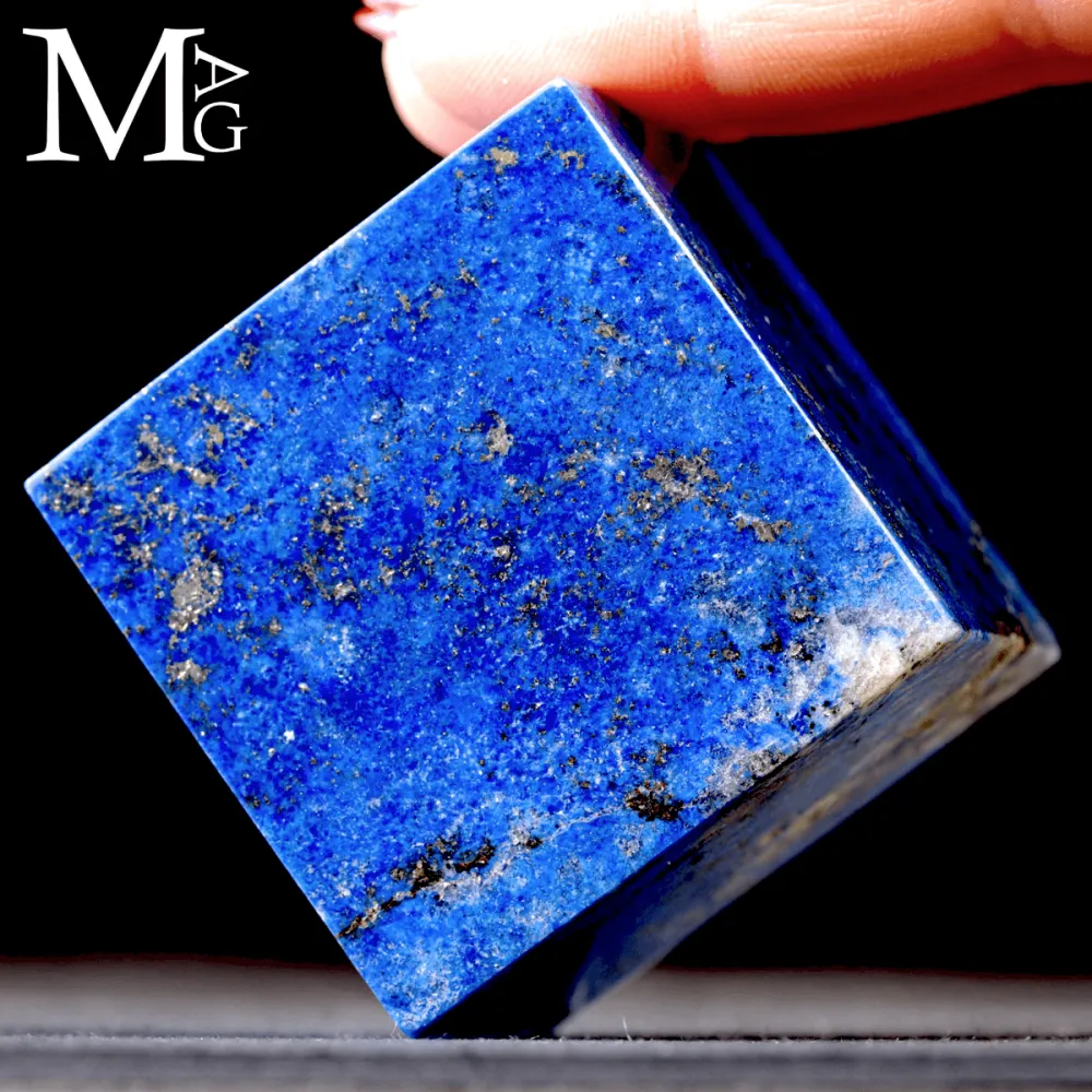 Cubo in lapis lazuli naturale.