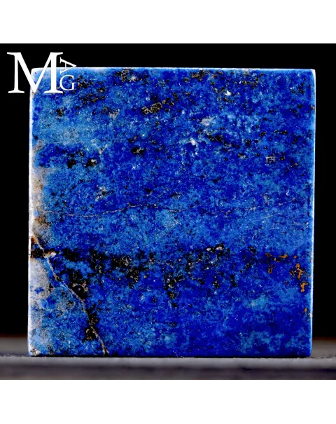 Cubo in lapis lazuli naturale.