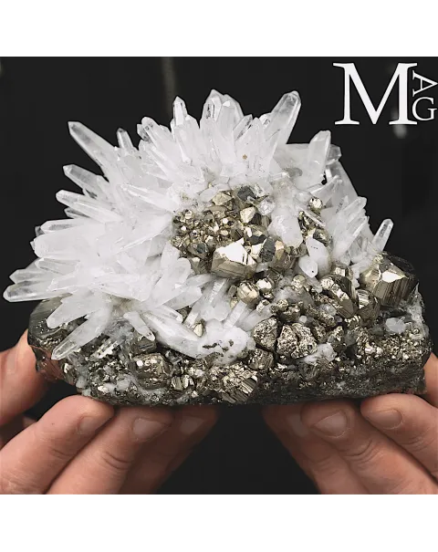 Quarzo su Pirite – Huanzala Mine, Ancash, Perù