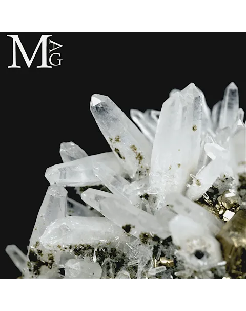 Quarzo su Pirite – Huanzala Mine, Ancash, Perù