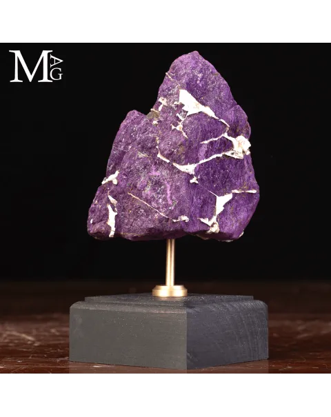 Purpurite della Namibia su base in legno e ottone