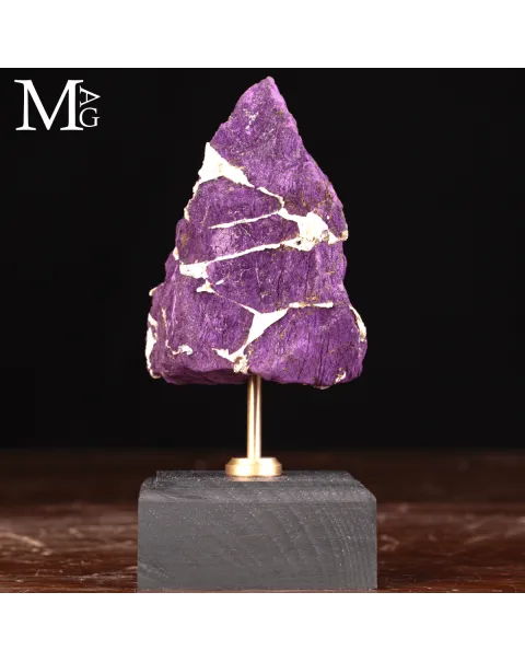 Purpurite della Namibia su base in legno e ottone