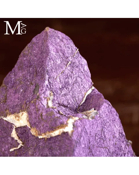Purpurite della Namibia su base in legno e ottone