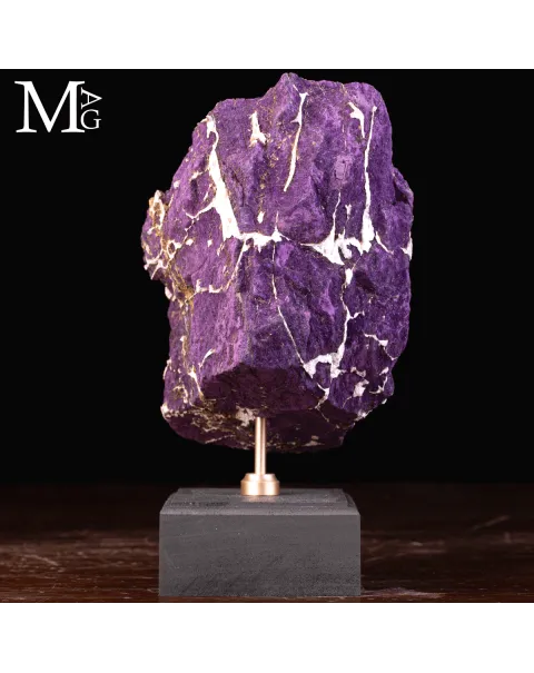 Purpurite della Namibia su base in legno e ottone