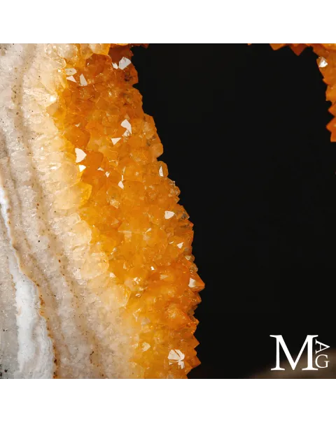 Geode di Citrino Madeira – Fetta su Base Cementizia.