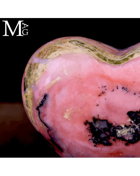 Cuore in Rodonite con In inclusioni Dendritiche – Perù