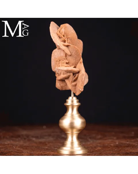 Rosa del Deserto su Base in Ottone – Scultura Naturale.