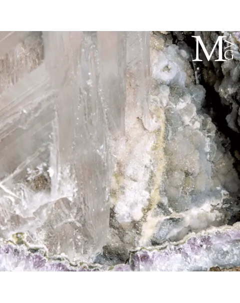 Cristallo di Selenite in Camino Lavico