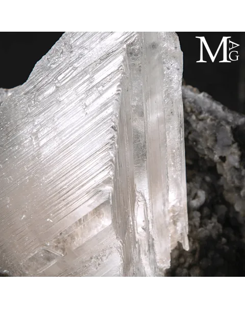 Cristallo di Selenite in Camino Lavico