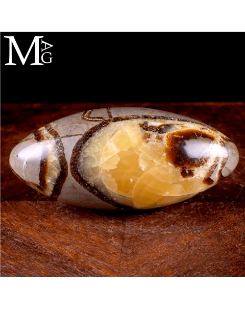 Shiva Lingam in Septaria: Aragonite e Calcite