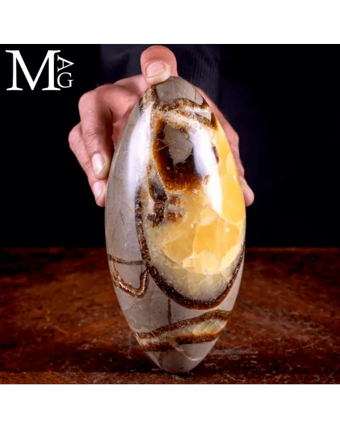 Shiva Lingam in Septaria: Aragonite e Calcite