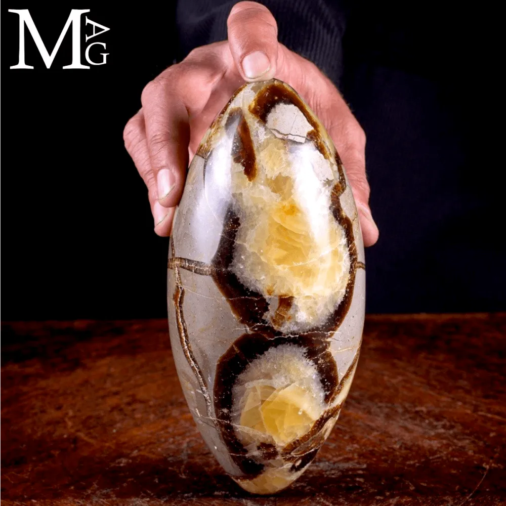 Shiva Lingam in Septaria: Aragonite e Calcite