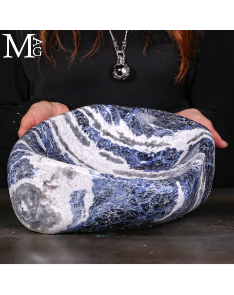 Vasca in Sodalite del Brasile