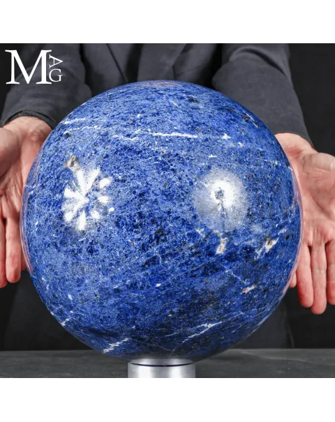 Sfera in Sodalite del Brasile - Blu Minerale per Interior Design