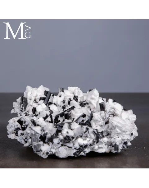 Tormalina Nera in Albite - Pakistan