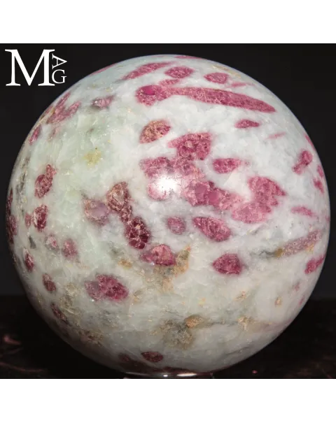 Sfera di Albite con Tormalina Rosa Rubellite.
