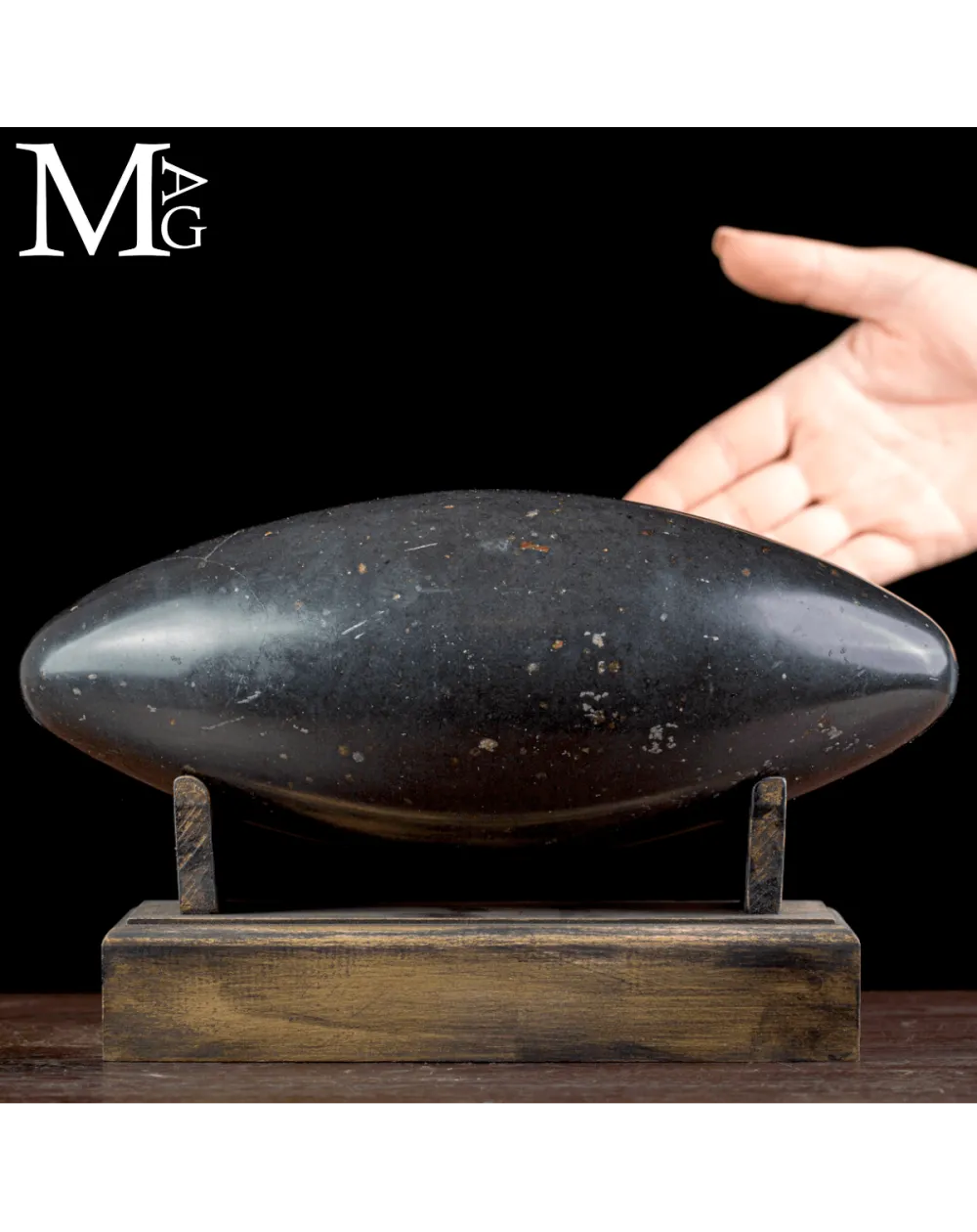 Shiva Lingam in Diaspro Nero
