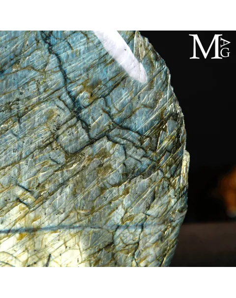 Grande Labradorite Blue and Golden Flash del Madagascar