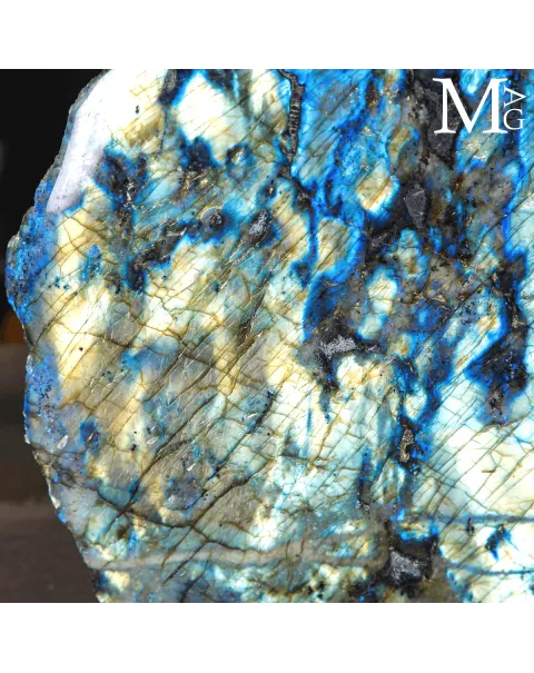 Grande Labradorite Blue and Golden Flash del Madagascar