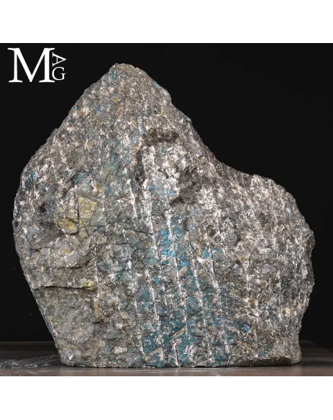 Grande Labradorite Blue and Golden Flash del Madagascar