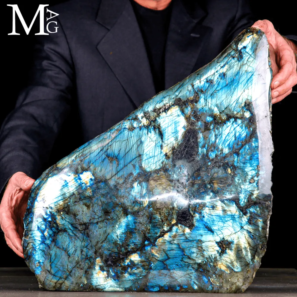 Grande Labradorite Forma Monumentale – 28,6 kg
