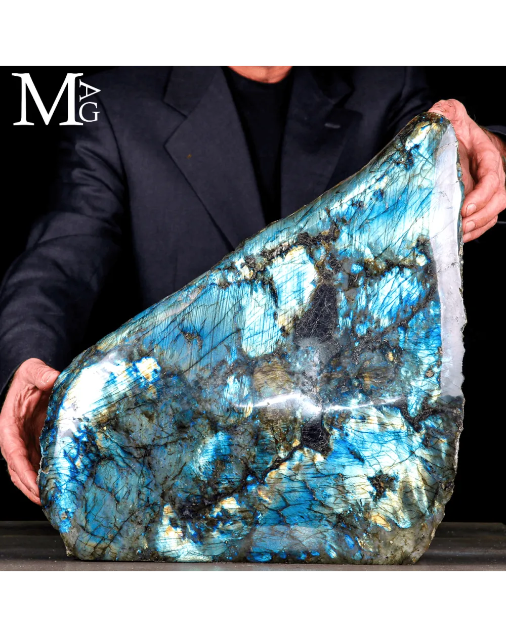 Grande Labradorite Forma Monumentale – 28,6 kg