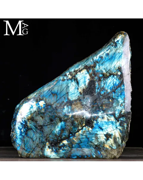 Grande Labradorite Forma Monumentale – 28,6 kg
