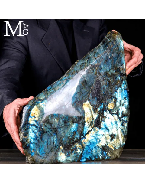 Grande Labradorite Forma Monumentale – 28,6 kg