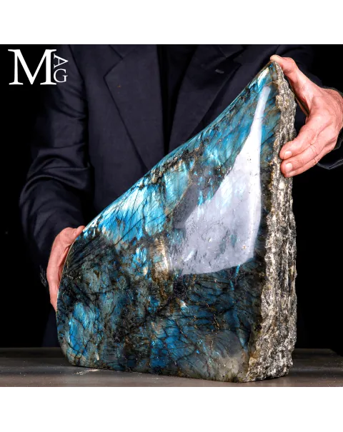 Grande Labradorite Forma Monumentale – 28,6 kg