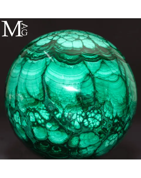 Sfera in Malachite – Il Linguaggio delle Forme.