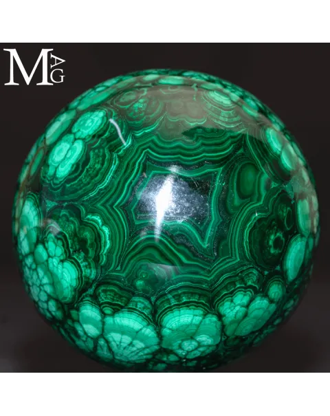 Sfera in Malachite – Il Linguaggio delle Forme.