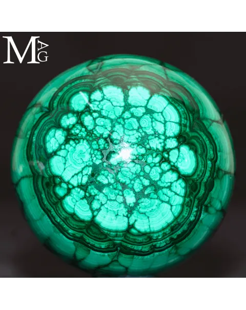 Sfera in Malachite – Il Linguaggio delle Forme.