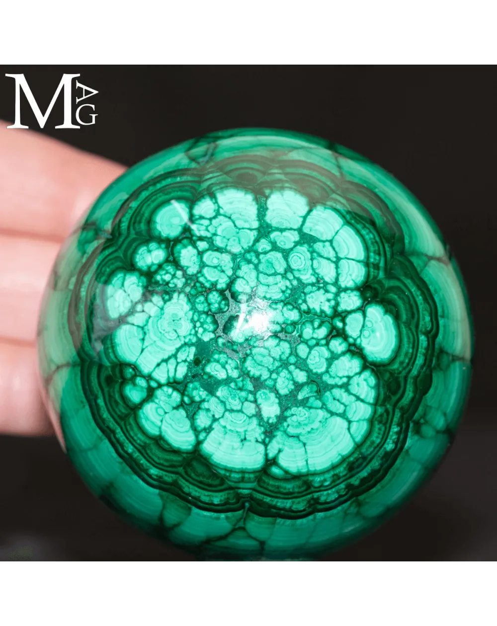 Sfera in Malachite – Il Linguaggio delle Forme.